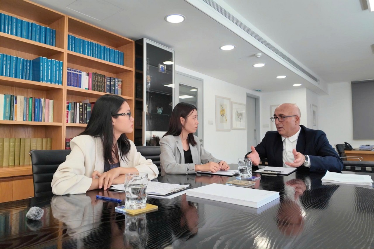 凭借多档案和长期移民律师的实际工作经验，案件评估更为准确